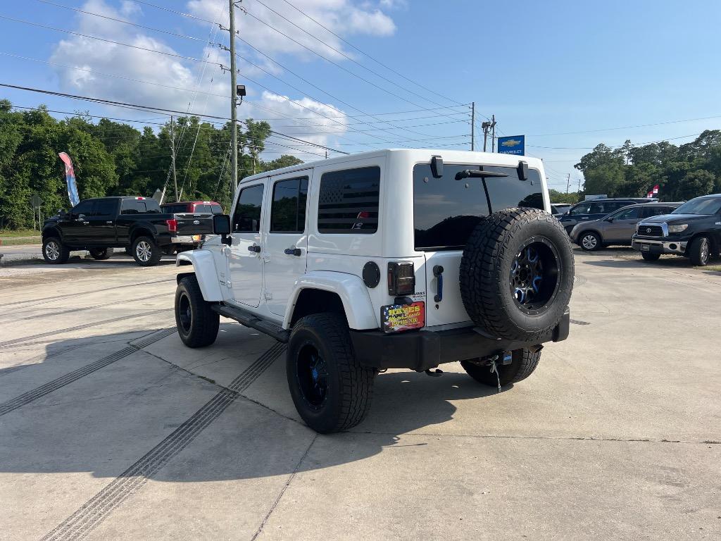2014 Jeep Wrangler Unlimited Sahara photo 6