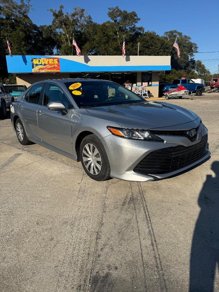 2018 Toyota Camry LE's photo